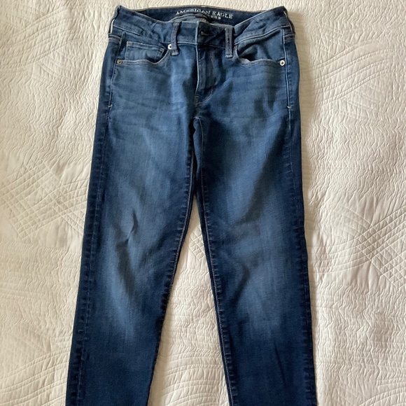 American Eagle Outfitters women’s super stretch size 2 skinny jeans - Picture 1 of 4